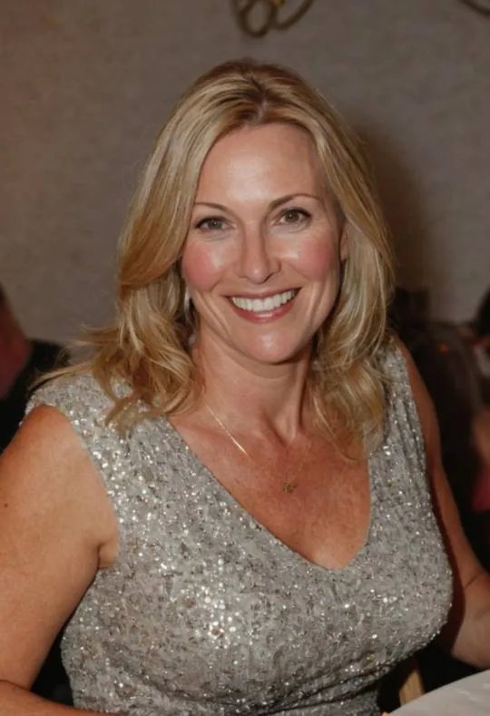 Krisztina, 40