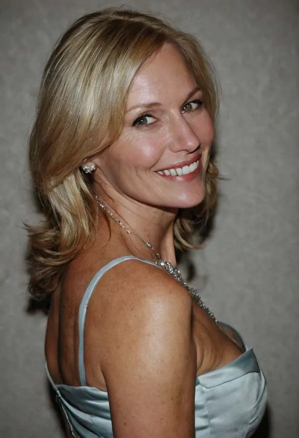 Tímea, 42